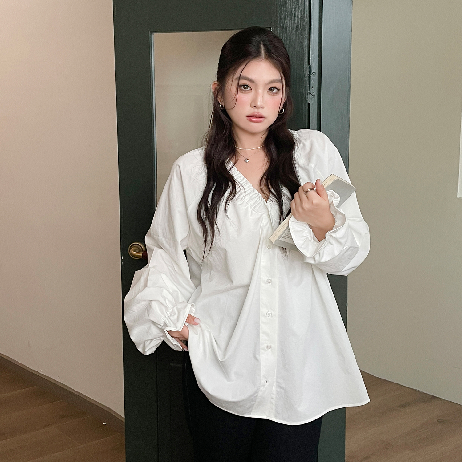 欧尼不胖大码女装法式独特v领衬衣胖mm高级感chic别致衬衫上衣