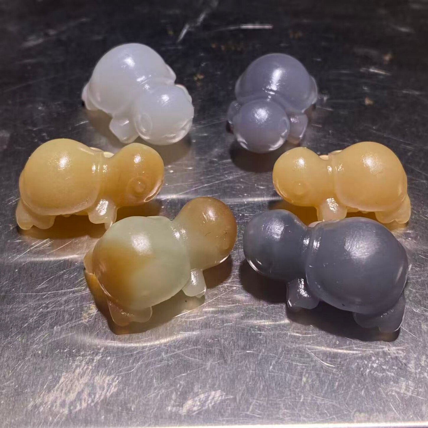 纯天然玉石,玉质细腻接近无暇