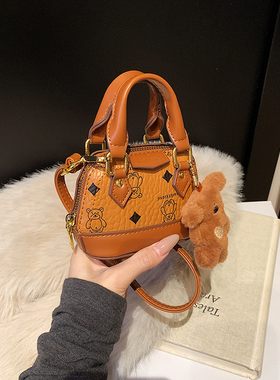 儿童包包mini手提印花小熊贝壳包女童2025新款洋气出游零钱斜挎包