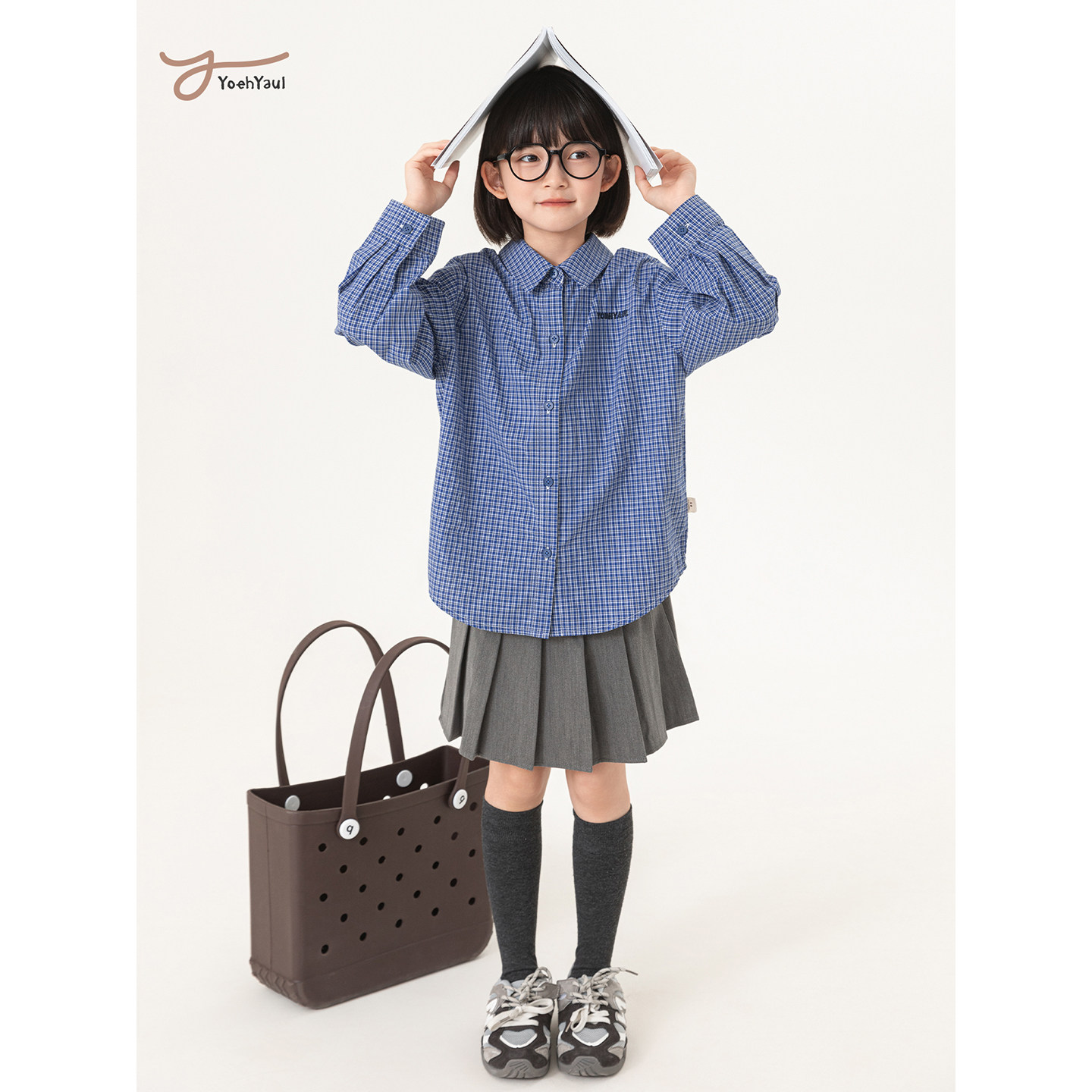 幼悠女童2026春秋新款清新文艺经典蓝白小格上衣简约百搭全棉衬衫