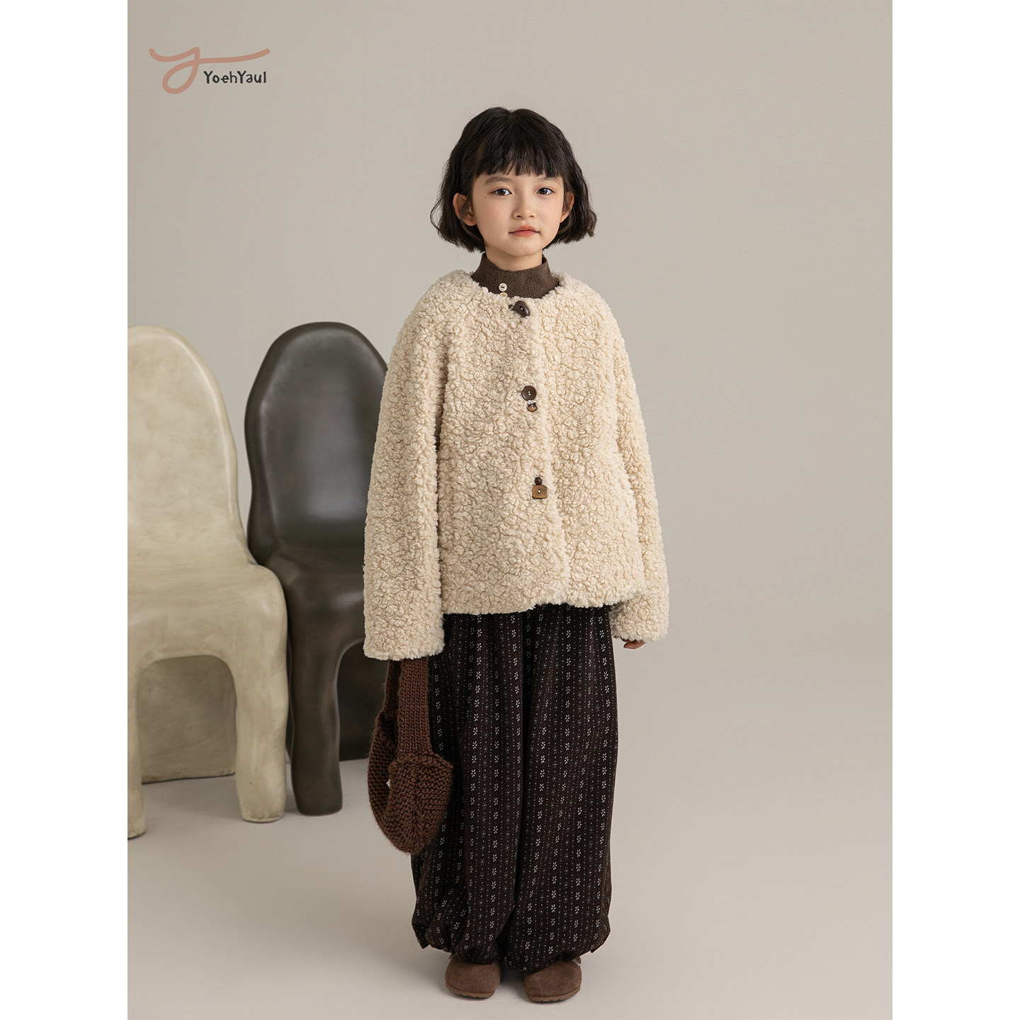 幼悠女童冬季蓬松绵软时尚复古纽扣轻盈保暖宽松短款胖童毛绒外套