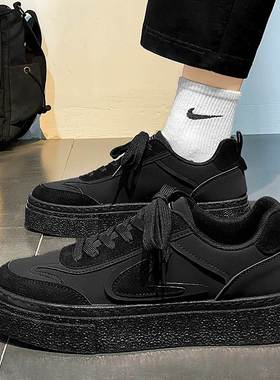 男鞋秋冬季2025新款韩版潮流百搭运动休闲厚底防滑板鞋全黑色潮鞋