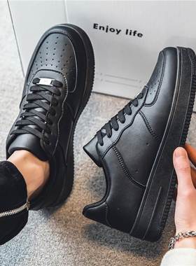 男鞋春季透气黑色休闲板鞋男士运动休闲鞋纯黑色厨房防滑防水潮鞋