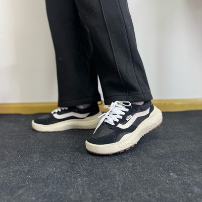 vans黑白拼色运动休闲鞋