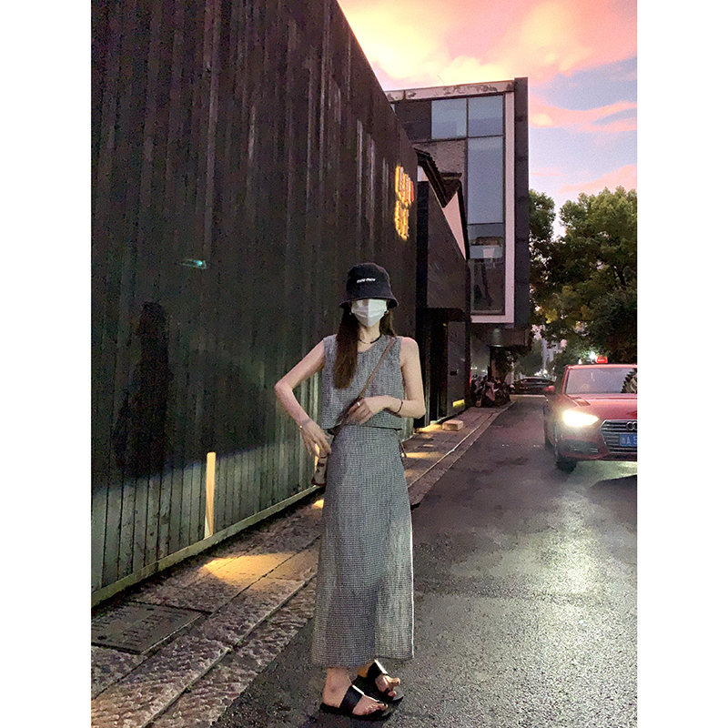 小格子背心套装半裙夏季