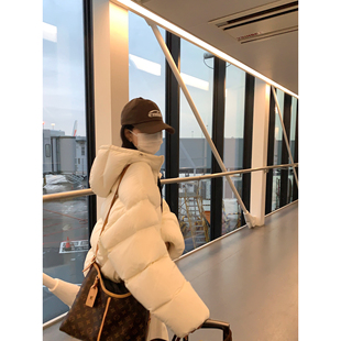 大小姐高标95大朵白鹅绒云朵零压短款蓬松泡芙保暖连帽羽绒服外套