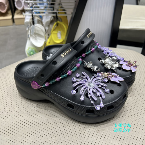 crocs卡骆驰白鹿同款经典云朵厚底夏日华焰沙滩洞洞鞋 214113-001