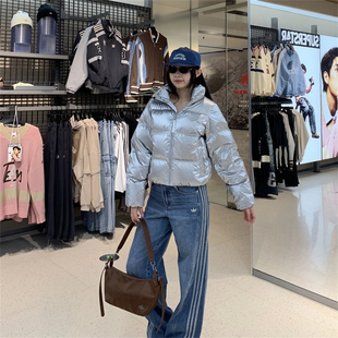 Adidas阿迪达斯三叶草 金属银色立领短款羽绒服面包服外套 KC5402