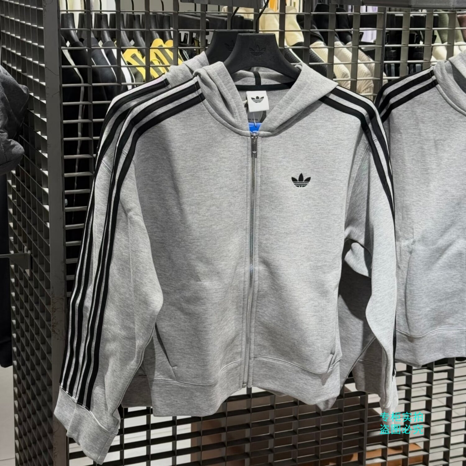 adidas阿迪达斯三叶草女子三条纹运动休闲连帽夹克外套卫衣JY2620