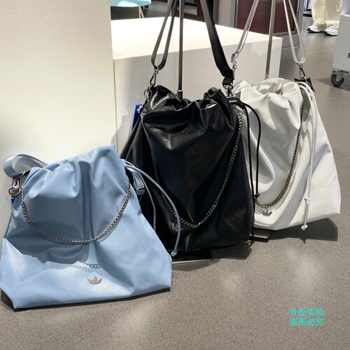 Adidas三叶草26年夏季大容量休闲皮革单肩包斜挎包KS5156 KS5157