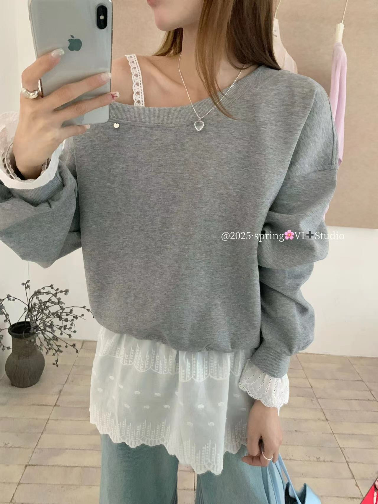 欧货2025早春超火女斜领露肩卫衣搭吊带套头宽松两件套设计感上衣