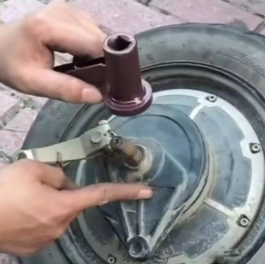 电动车刹车盘拆卸工具拆卸刹车