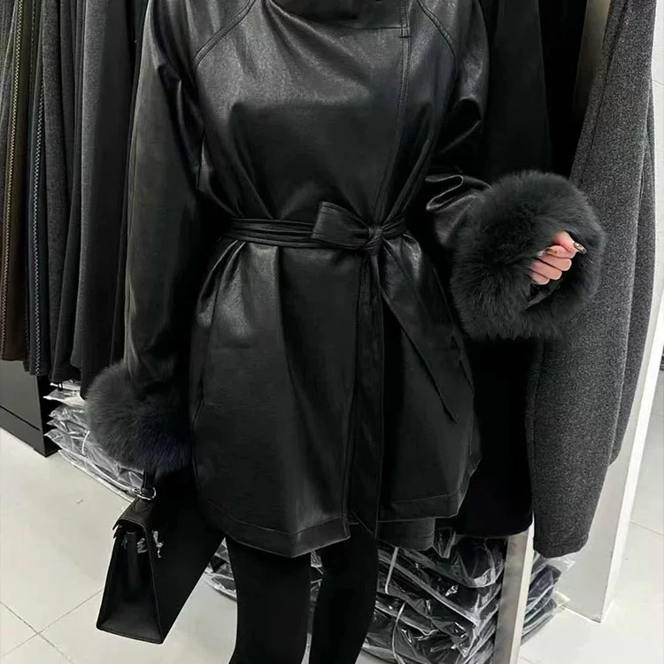 Double romance-保暖羽绒服外套(配腰带,可拆真狐狸毛毛袖)251739