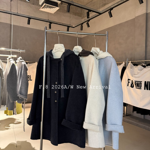 F8-排扣中长款时尚插肩袖羊毛外套(配帽子可拆)26-L607