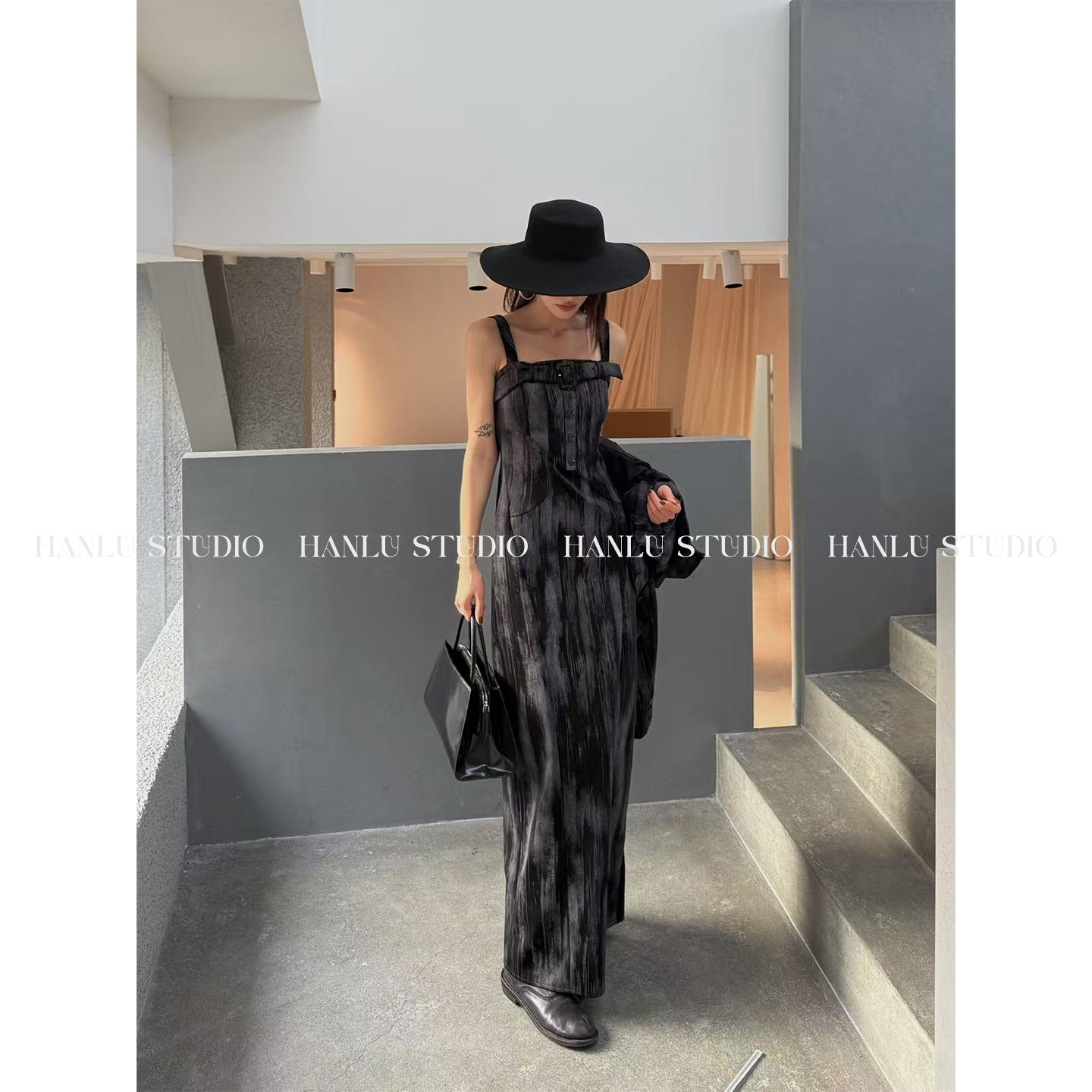 HanLu studio品牌线·小众精裁定制晕染丝绒吊带收腰连衣裙长裙