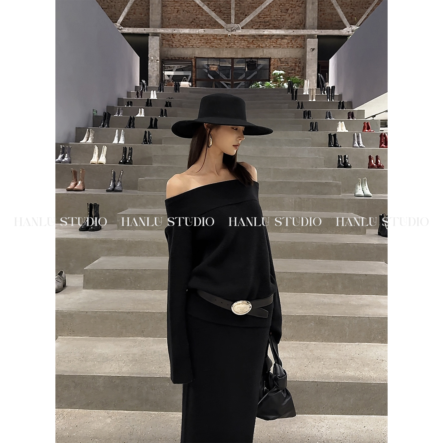HanLu studio小众原创高ji御姐加厚一字肩毛织长袖黑色宽松上衣