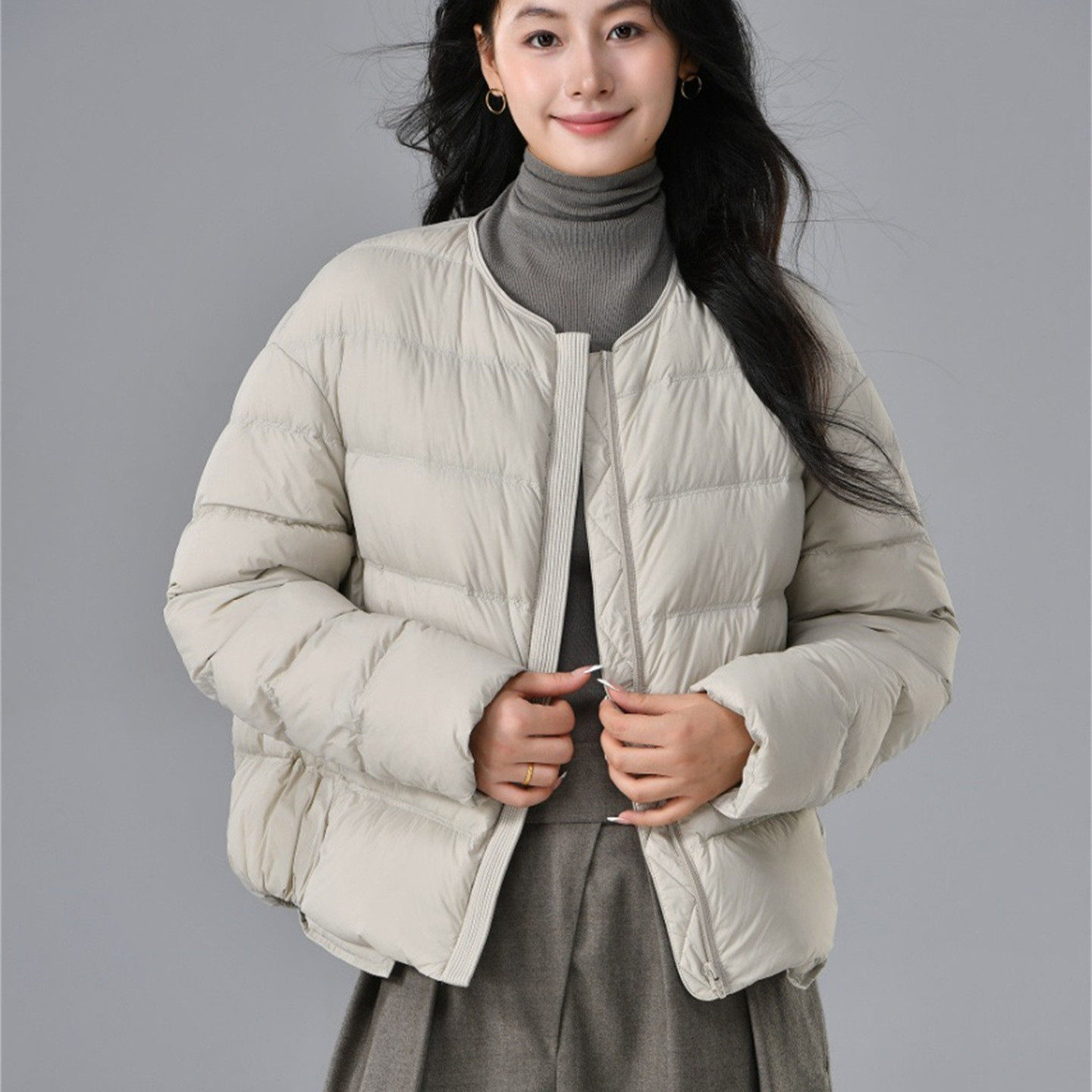 韩版圆领纯色羽绒服女2025冬季新款宽松显瘦白鸭绒软糯面包服外套
