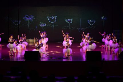 六一新款女童演出服装儿童舞蹈舞台表演公主蓬蓬裙现代舞爵士亮片