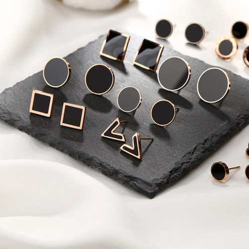 黑色钛钢韩国港风小耳钉