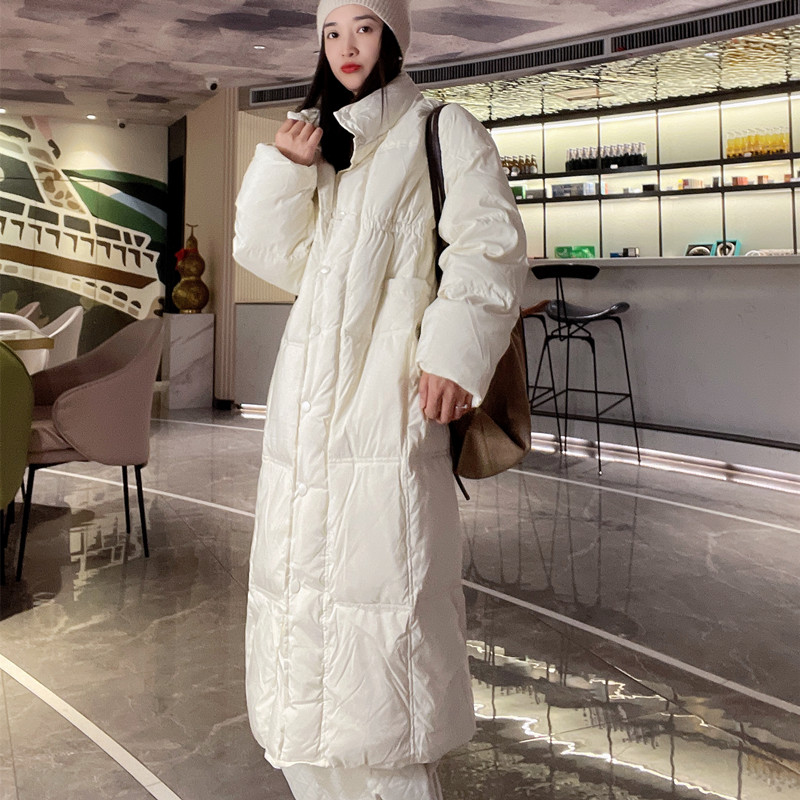 时尚长款立领宽松羽绒服