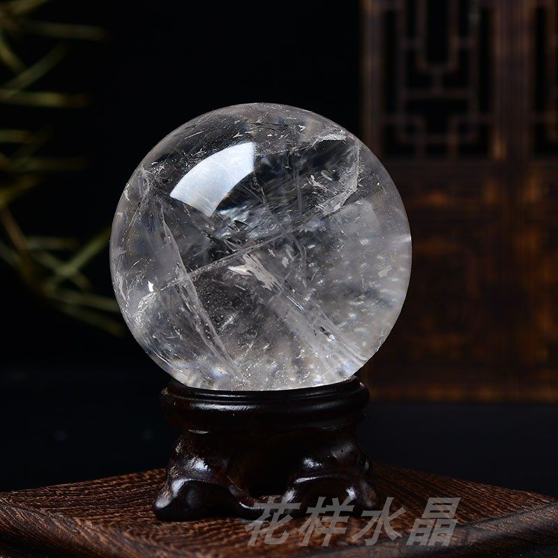 天然白水晶球摆件风水球原石打磨摆件