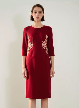 慕天姿精选品牌女装高端时尚气质百搭酒红色连衣裙慕天姿A1-17239