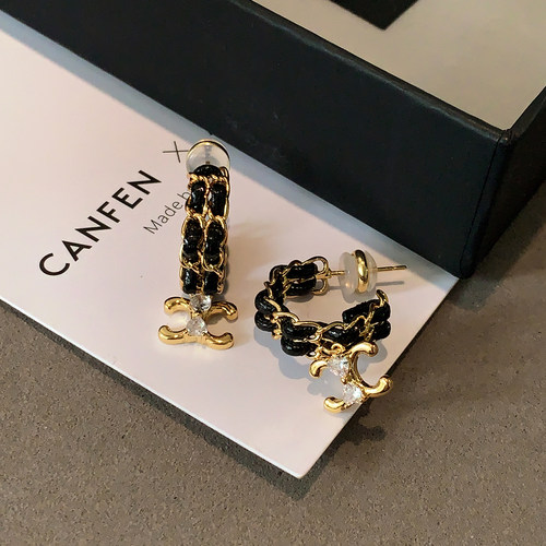 CANFEN镶钻双C小香风凯旋门耳环