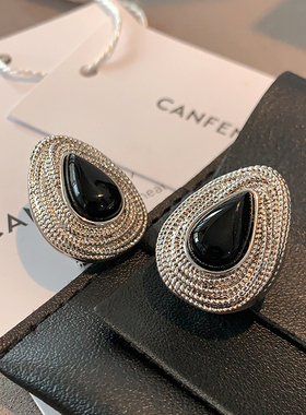 黑色水滴耳钉2026新款爆款法式复古耳环轻奢高级感欧美风朋克耳饰