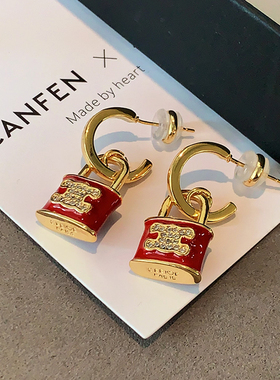 红色凯旋门耳环2026新款爆款高级感锁头耳坠女轻奢耳饰小香风耳钉