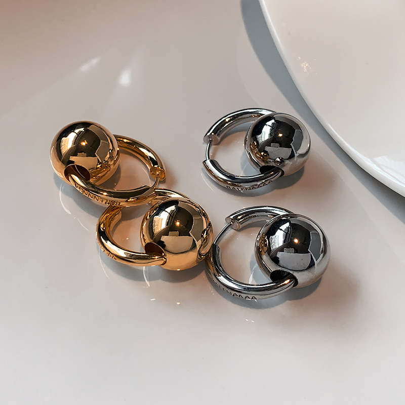 金属球球耳环2025新款爆款高级感圆圈耳扣欧美轻奢小香风字母耳饰