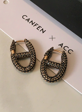 黑色满钻猪鼻子耳环2025新款爆款高级感耳扣欧美中性朋克复古耳饰