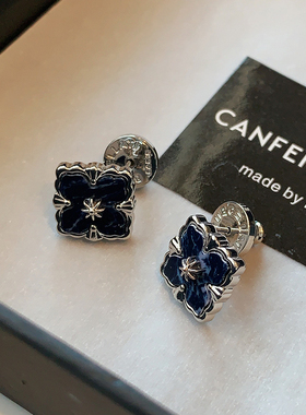 蓝色四叶草耳钉2025年新款爆款雕花耳环轻奢高级感宫廷风复古耳饰