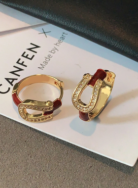 新年红色马蹄扣耳环2026新款爆款高级感耳扣女法式轻奢小香风耳饰