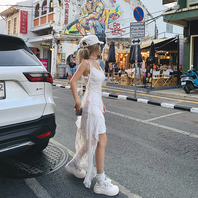 初代美希 现货白色v领吊带花边连衣裙2025新款今年流行爆款ME0121