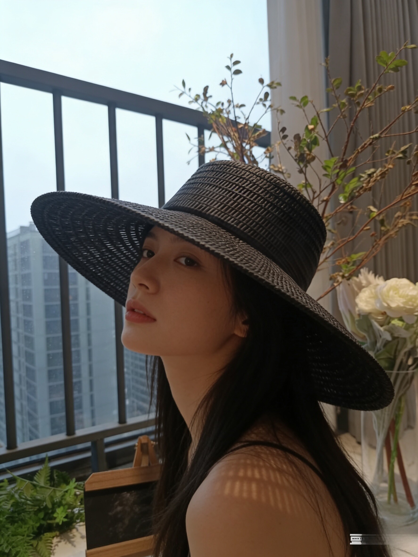 夏季欧洲平顶草帽女大帽檐编织镂空法式海边旅行防晒遮阳沙滩帽子