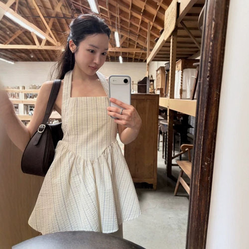 现~韩设计师baby酱条纹挂脖露背连衣裙韩系女装甜美俏皮感蓬蓬裙