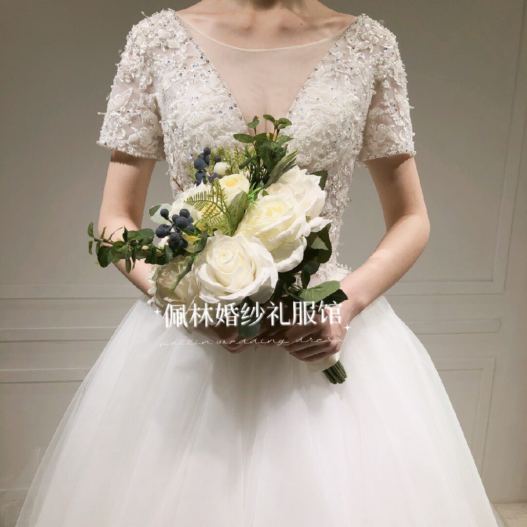 新款v领婚纱奢华拖尾主婚纱白纱出门纱迎宾纱短袖婚纱
