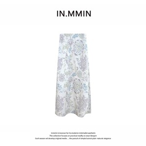 IN.MMIN清冷氛围感浅底花卉印花弹力腰A字半身裙女士长裙-bq5233