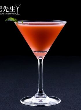 Lead-free crystal margarita glass martini glasses of red
