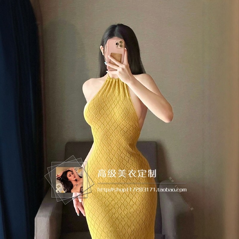 小鸡黄大露背度假长裙~御姐性感挂脖针织薄款修身包臀开叉连衣裙