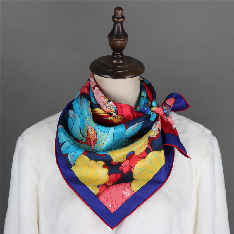 手工卷边双面同色斜纹绸方巾