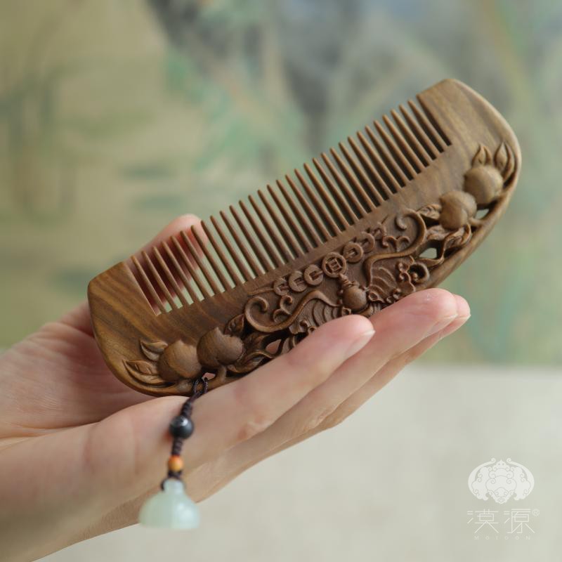 漠源绿檀木梳子生日礼物送女士