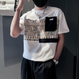白色