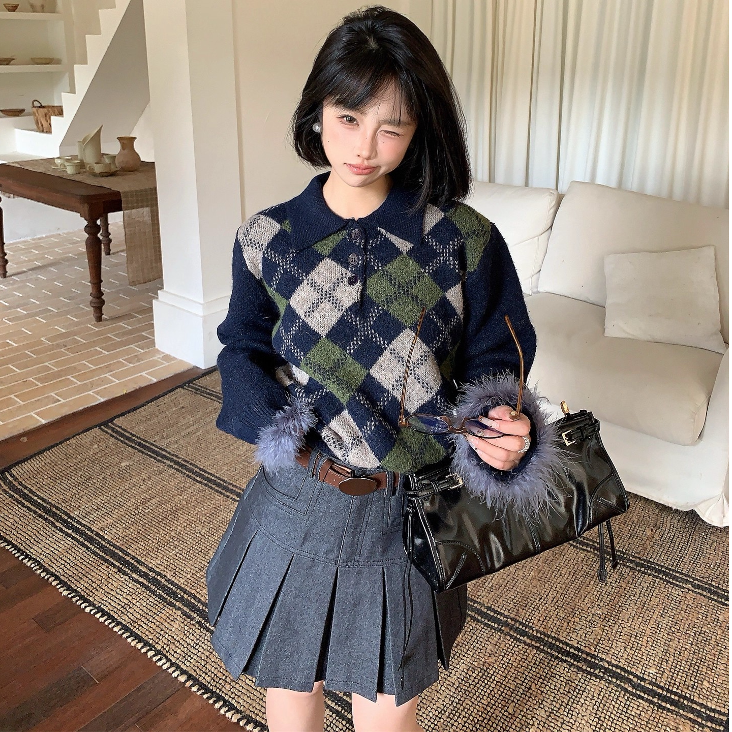 秋冬软糯菱格翻领短款针织衫女