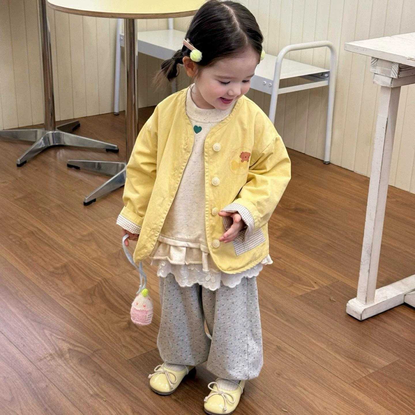 女童超洋气三件套幼儿园小朋友舒适穿搭黄色外套+花边卫衣+屁帘裤