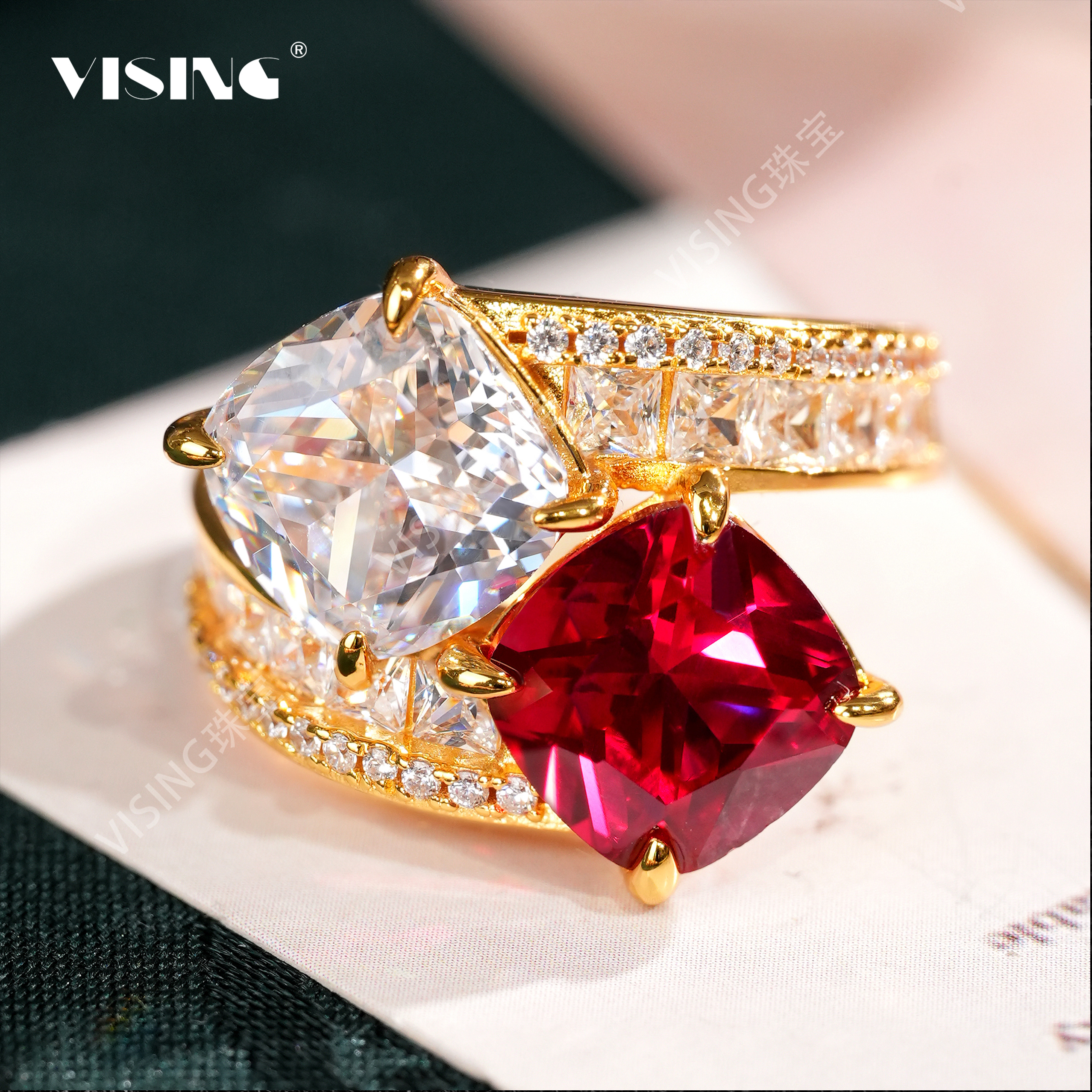 红刚玉高碳钻爆闪红色戒指手饰