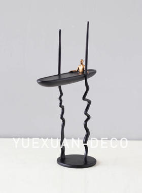 粤萱简约现代锌合金瘦长人物摆件样板间售楼处酒店大厅客厅软装