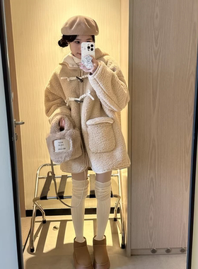 甜美在逃公主软糯羊羔毛奶茶色可爱乖巧加绒保暖牛角扣连帽外套女