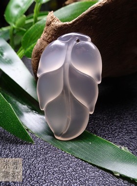 金枝玉叶天然原矿欧泊福豆吊坠