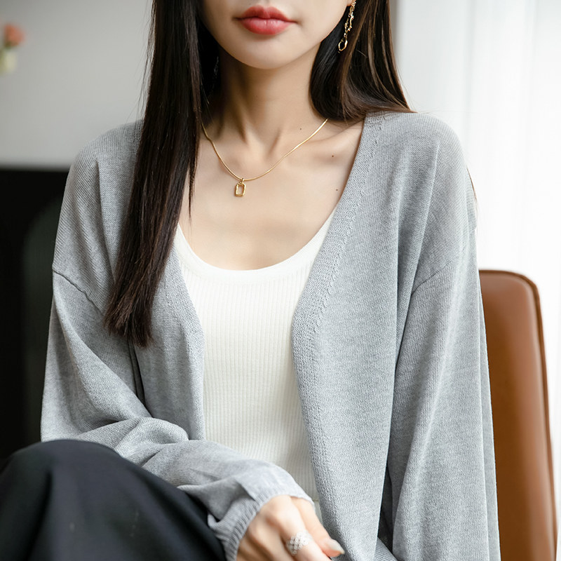 法式V领冰丝针织开衫女长袖防晒衣2025夏薄披肩上衣薄款外穿小衫